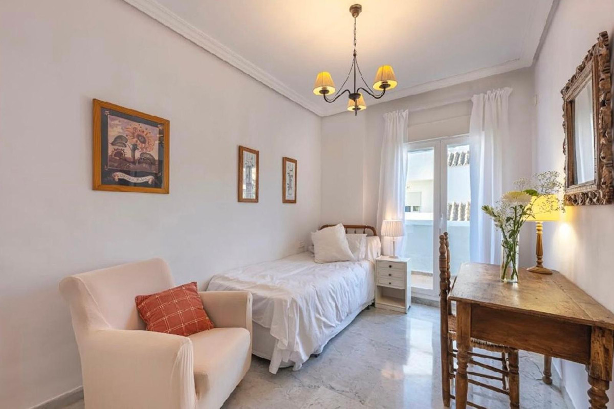 Appartement te koop in Bahía de Marbella | 4 slaapkamers H5402458