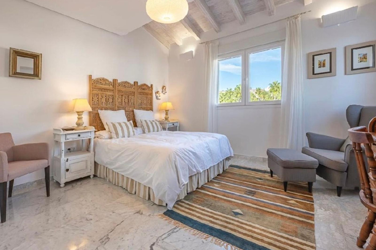 Appartement te koop in Bahía de Marbella | 4 slaapkamers H5402458