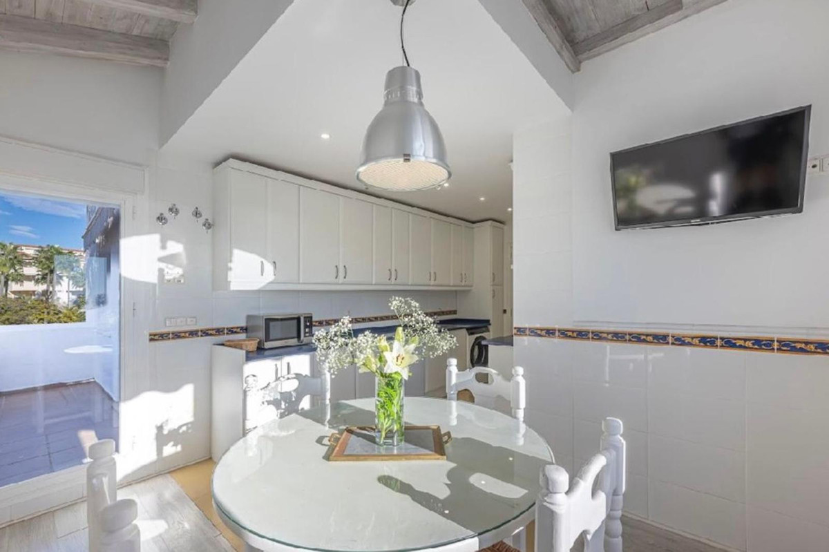 Appartement te koop in Bahía de Marbella | 4 slaapkamers H5402458