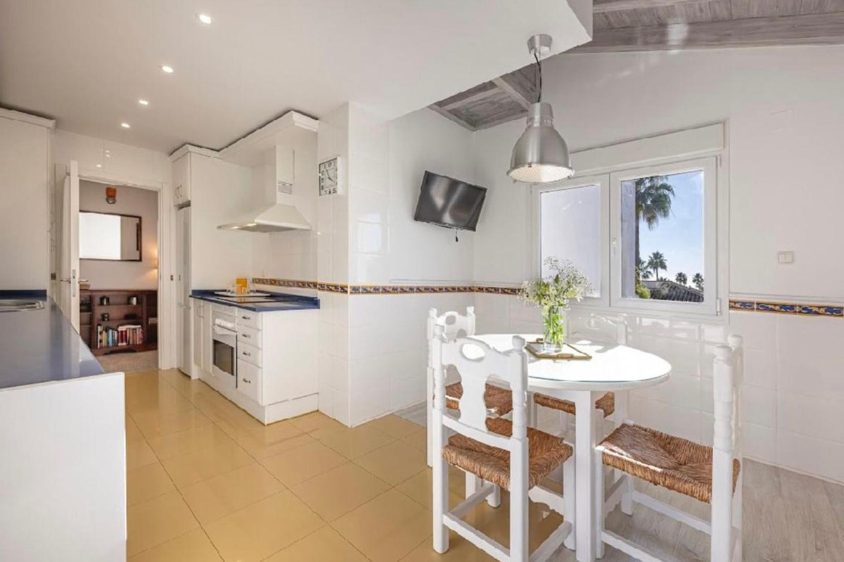 Appartement te koop in Bahía de Marbella | 4 slaapkamers H5402458