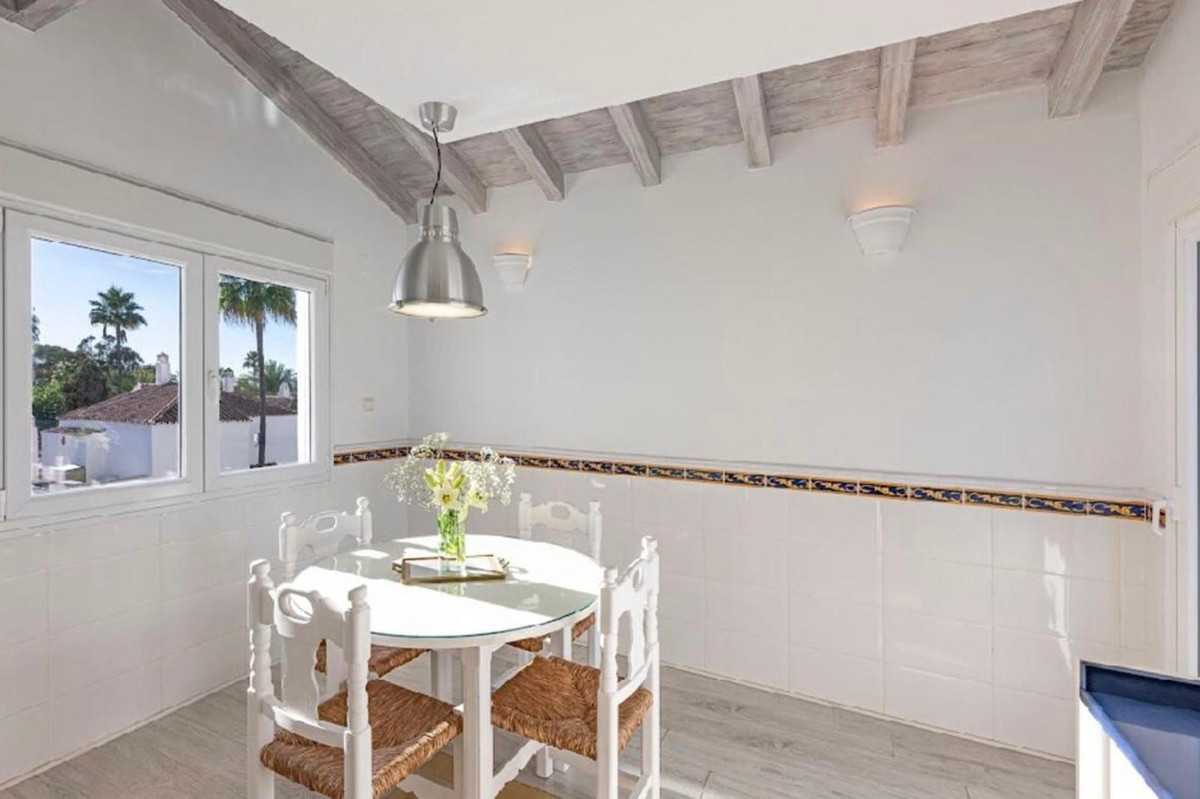 Appartement te koop in Bahía de Marbella | 4 slaapkamers H5402458