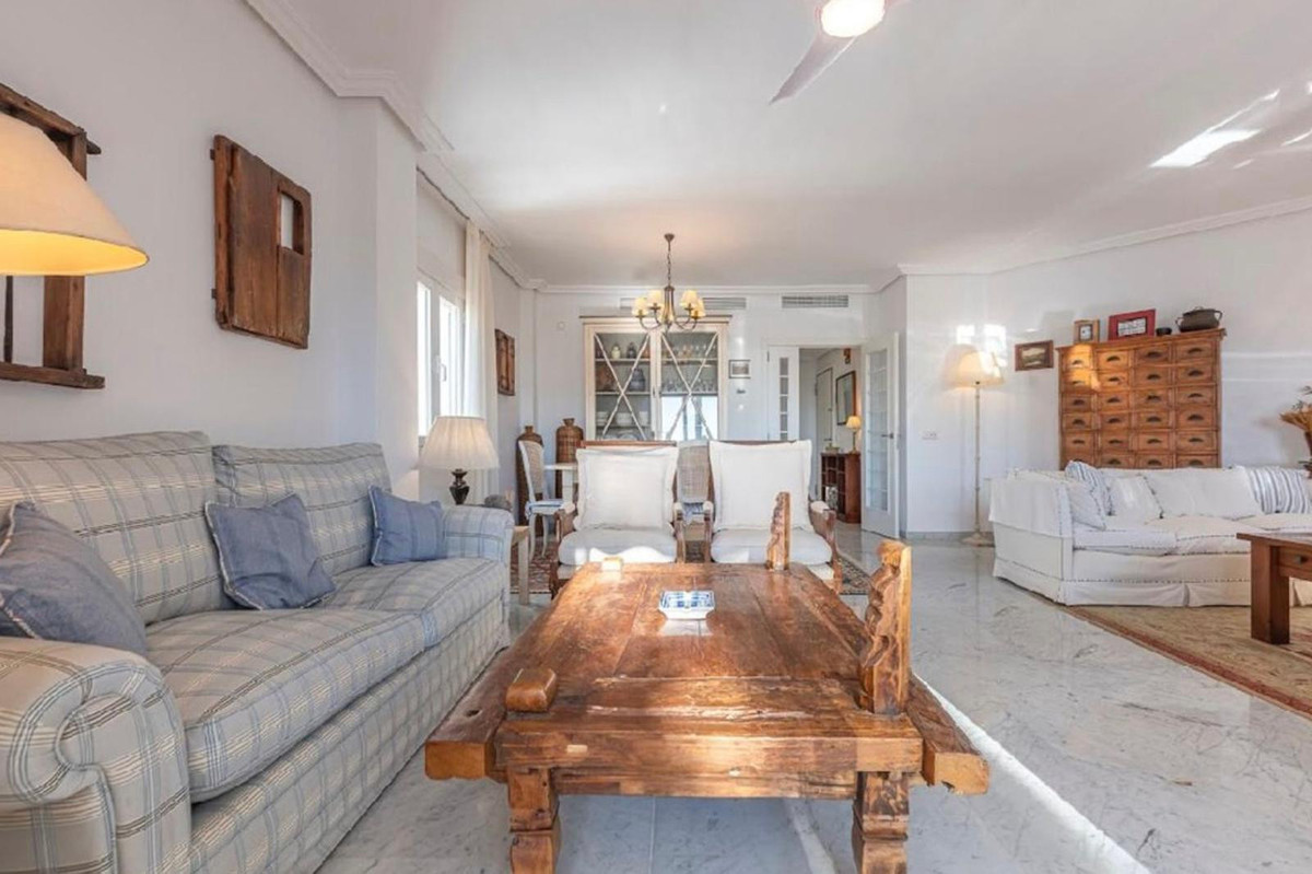 Appartement te koop in Bahía de Marbella | 4 slaapkamers H5402458