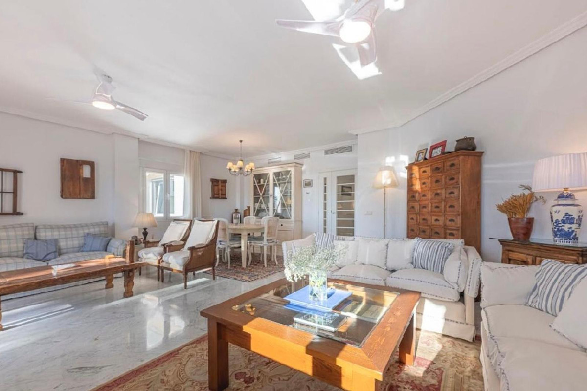 Appartement te koop in Bahía de Marbella | 4 slaapkamers H5402458