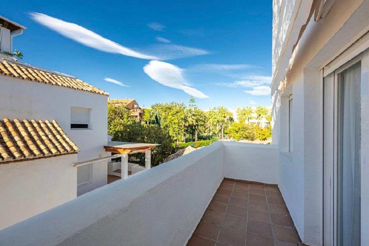 Appartement te koop in Bahía de Marbella | 4 slaapkamers H5402458