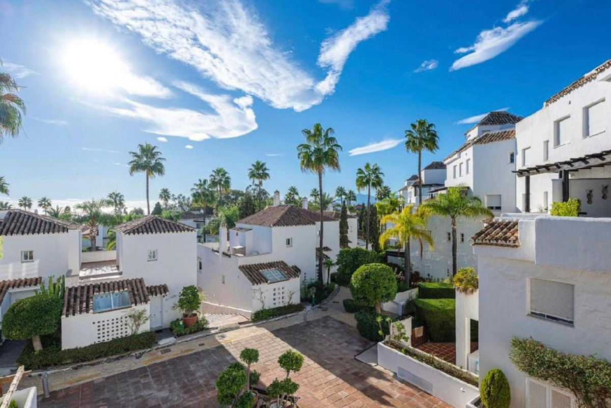 Appartement te koop in Bahía de Marbella | 4 slaapkamers H5402458