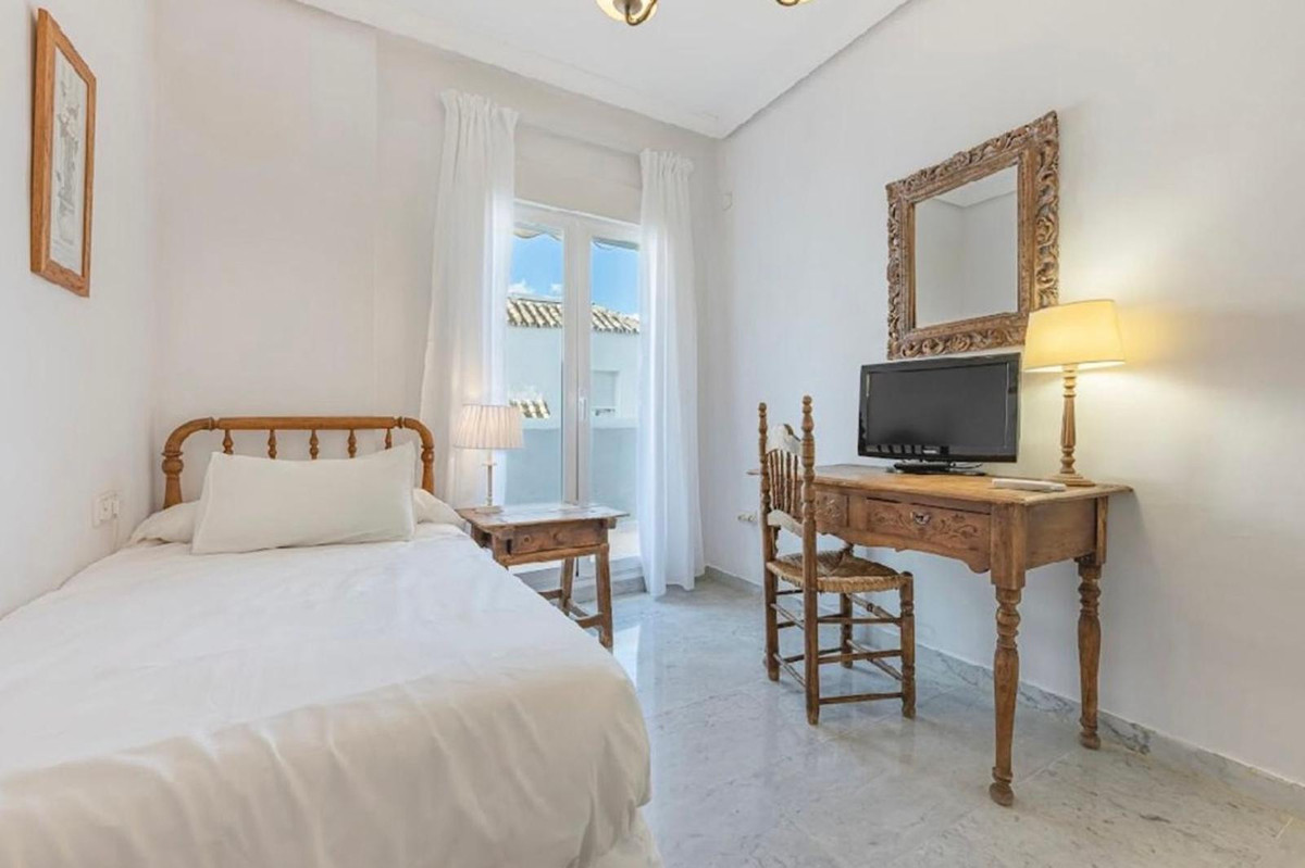Appartement te koop in Bahía de Marbella | 4 slaapkamers H5402458