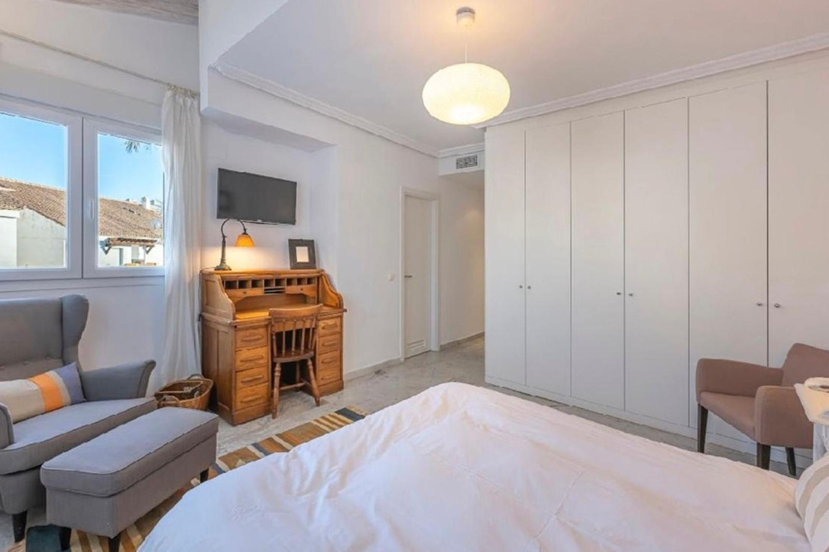 Appartement te koop in Bahía de Marbella | 4 slaapkamers H5402458