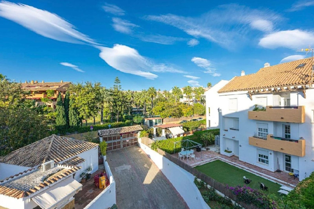 Appartement te koop in Bahía de Marbella | 4 slaapkamers H5402458