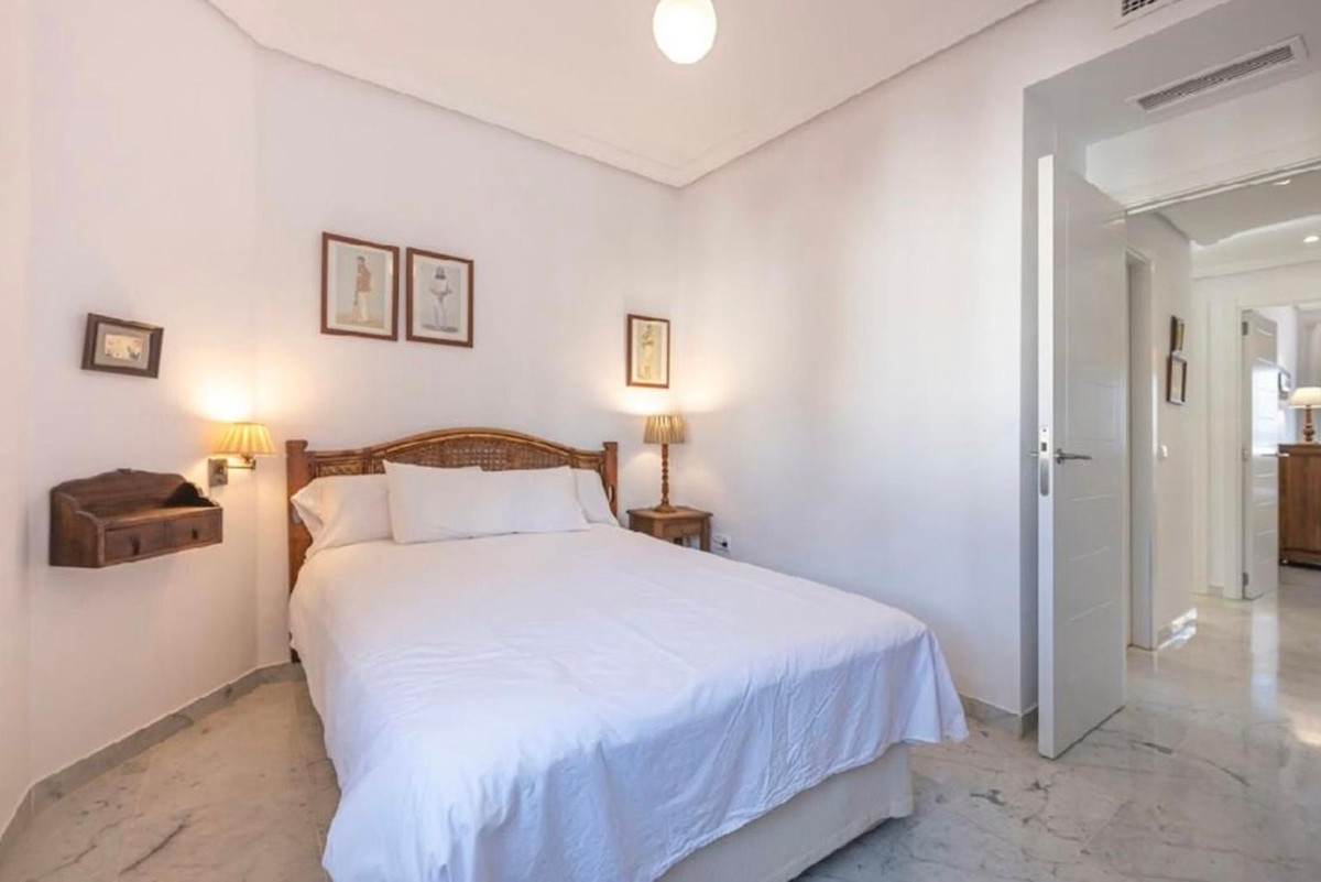 Appartement te koop in Bahía de Marbella | 4 slaapkamers H5402458