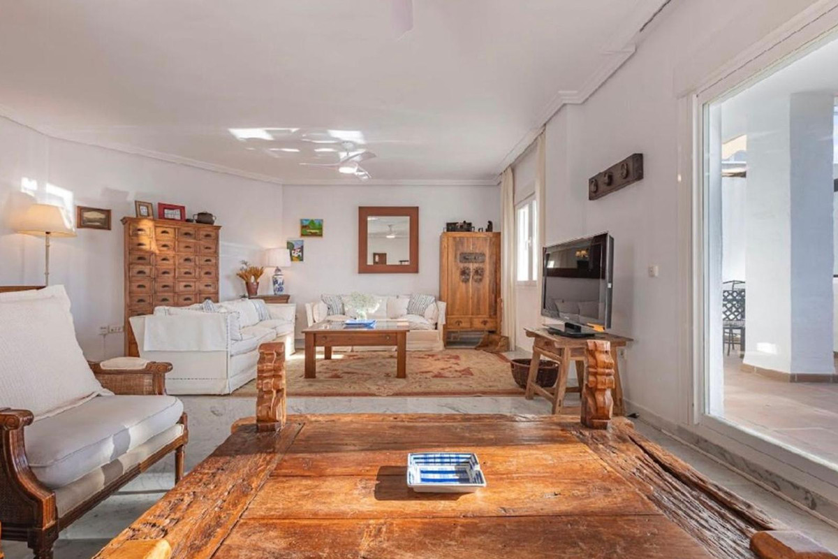 Appartement te koop in Bahía de Marbella | 4 slaapkamers H5402458