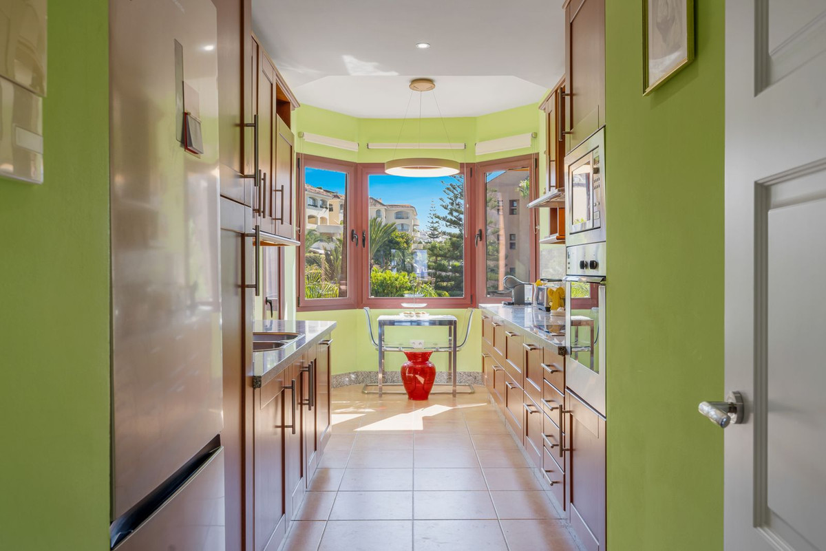 Appartement te koop in Bahía de Marbella | 3 slaapkamers H5492395