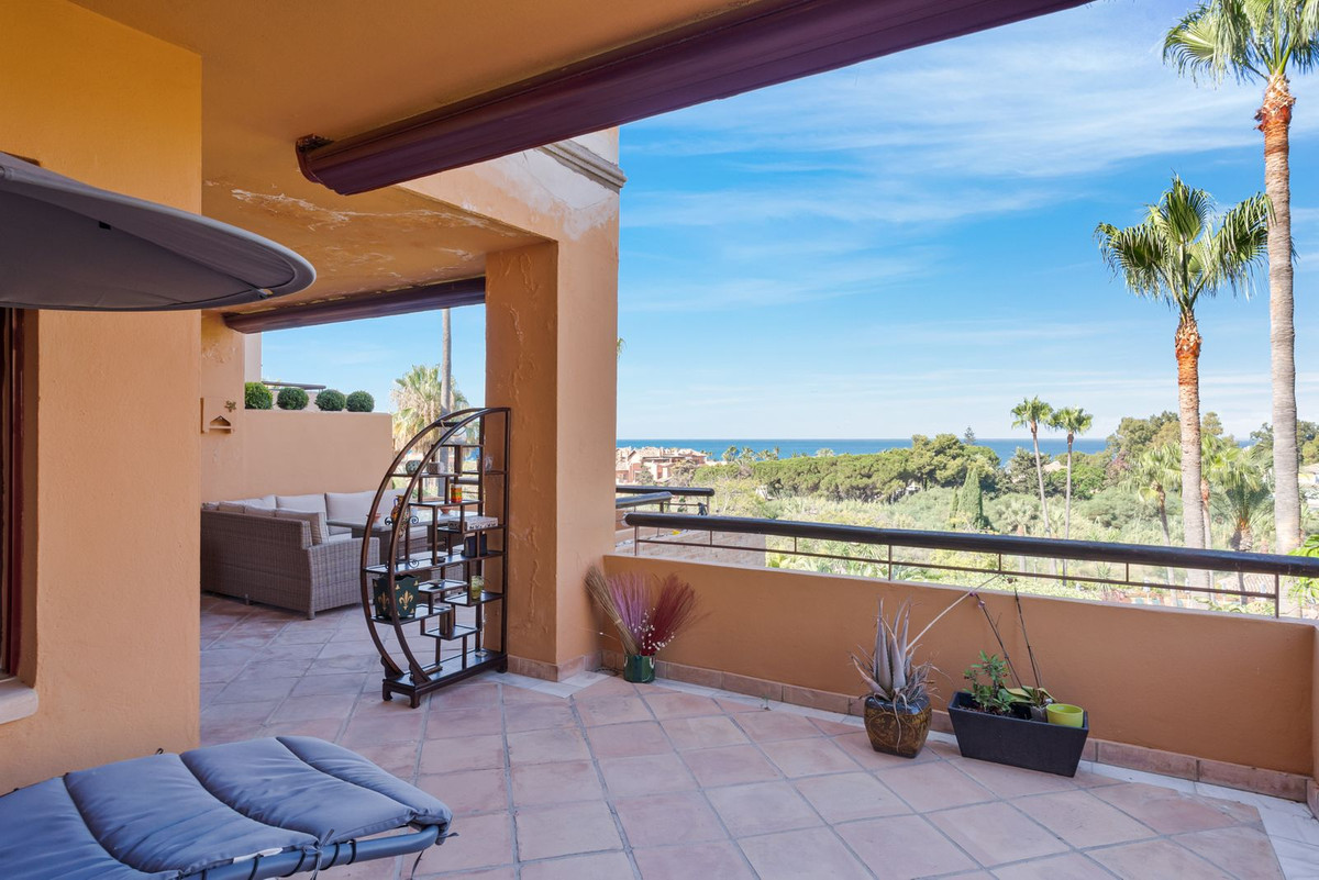 Appartement te koop in Bahía de Marbella | 3 slaapkamers H5492395