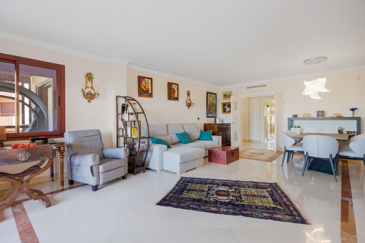 Appartement te koop in Bahía de Marbella | 3 slaapkamers H5492395
