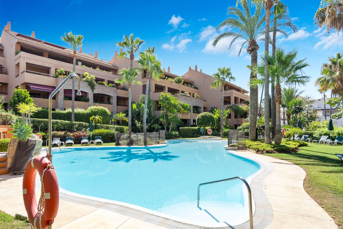 Appartement te koop in Bahía de Marbella | 3 slaapkamers H5492395