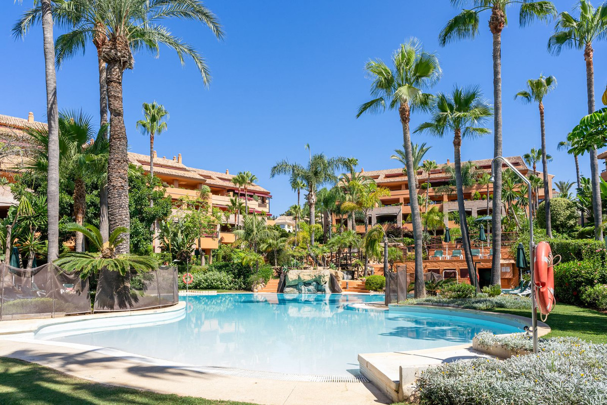 Appartement te koop in Bahía de Marbella | 3 slaapkamers H5492395