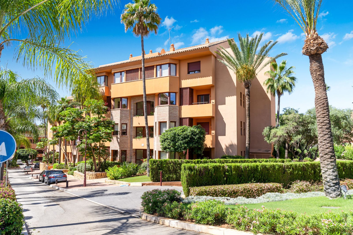 Appartement te koop in Bahía de Marbella | 3 slaapkamers H5492395