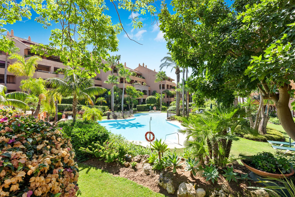 Appartement te koop in Bahía de Marbella | 3 slaapkamers H5492395