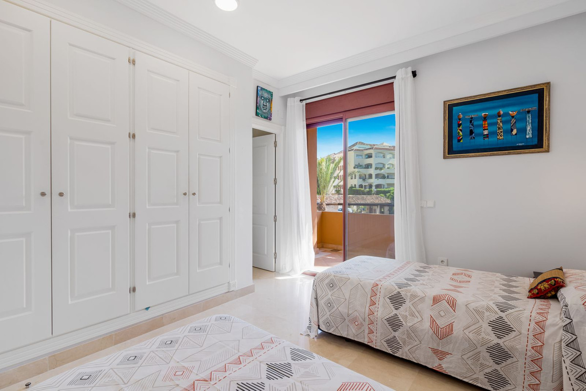 Appartement te koop in Bahía de Marbella | 3 slaapkamers H5492395