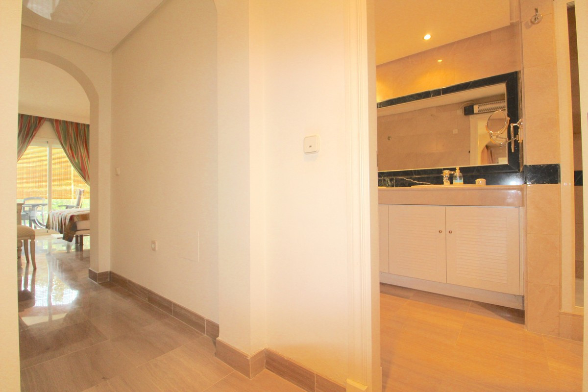 Appartement te koop in Bahía de Marbella | 2 slaapkamers H5521084