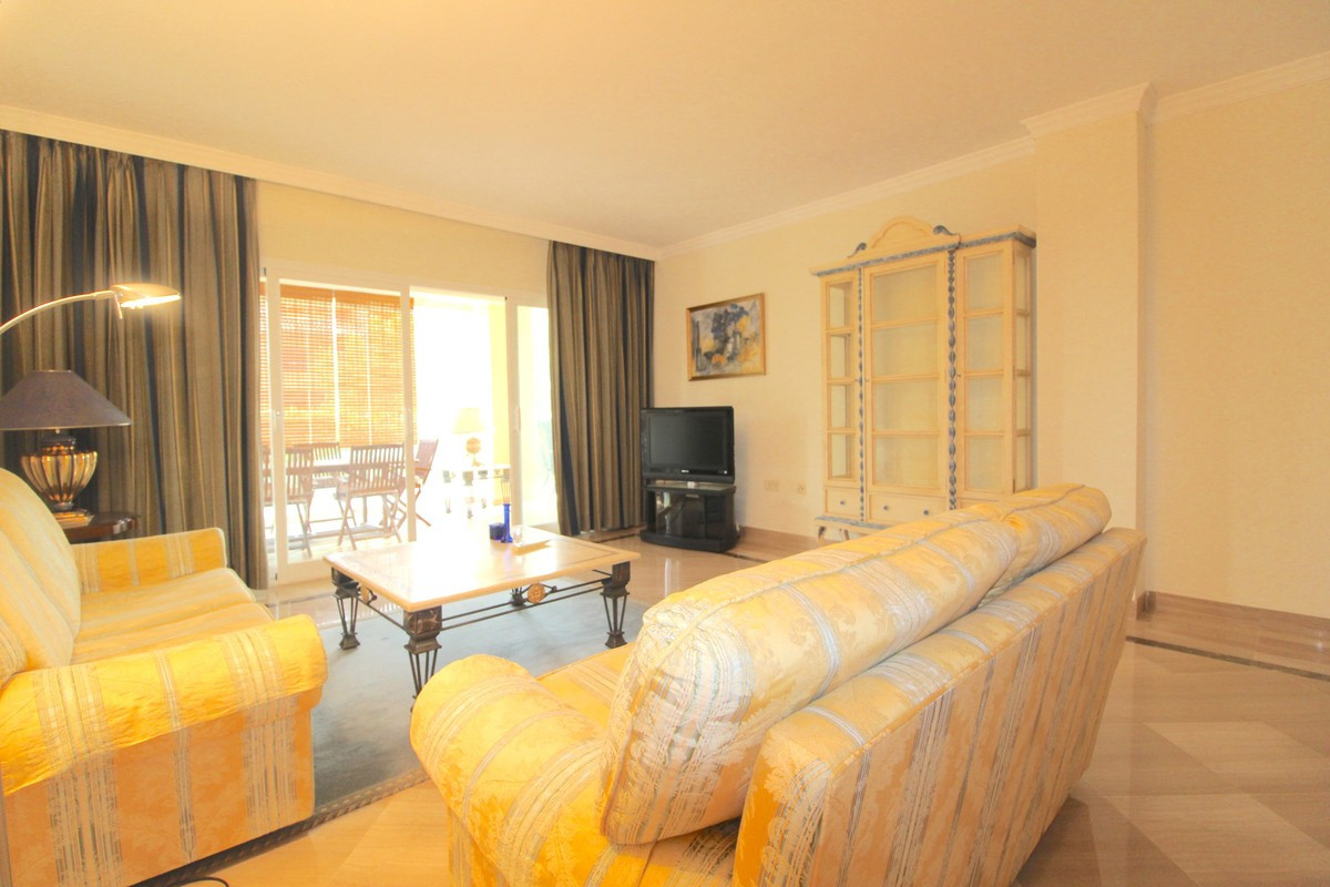 Appartement te koop in Bahía de Marbella | 2 slaapkamers H5521084