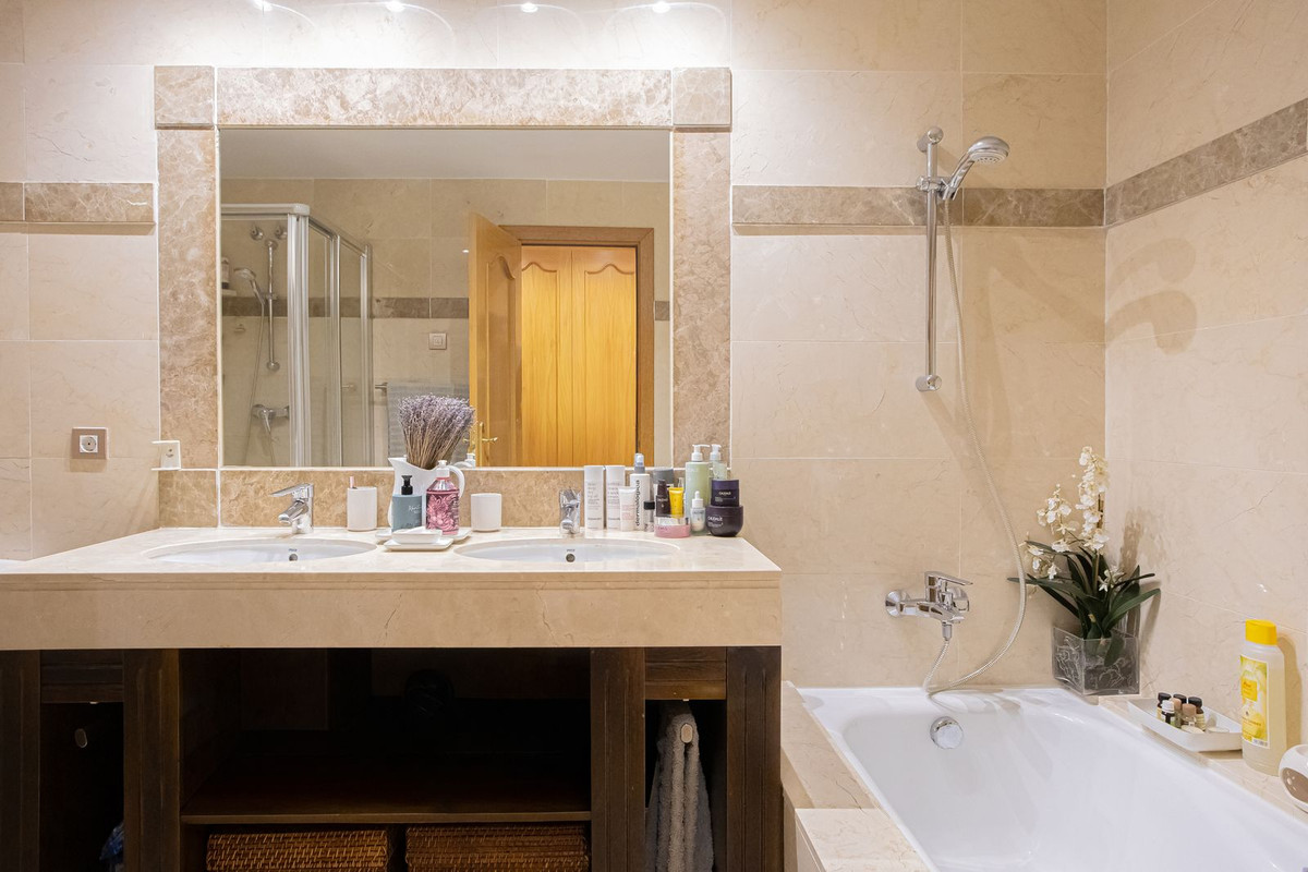 Appartement te koop in Bel Air | 2 slaapkamers H5288497