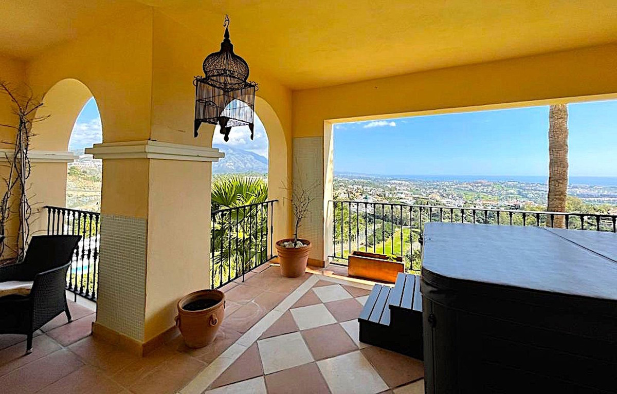 Apartment for sale in Benahavís | 3 bedrooms H4887955