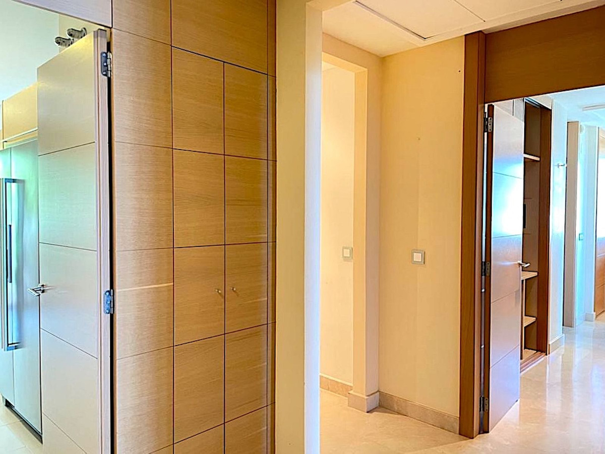 Apartment for sale in Benahavís | 3 bedrooms H4887955