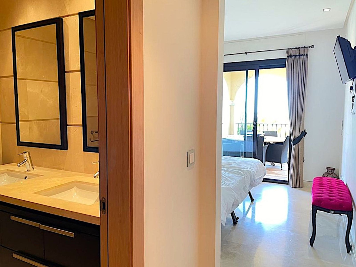 Apartment for sale in Benahavís | 3 bedrooms H4887955