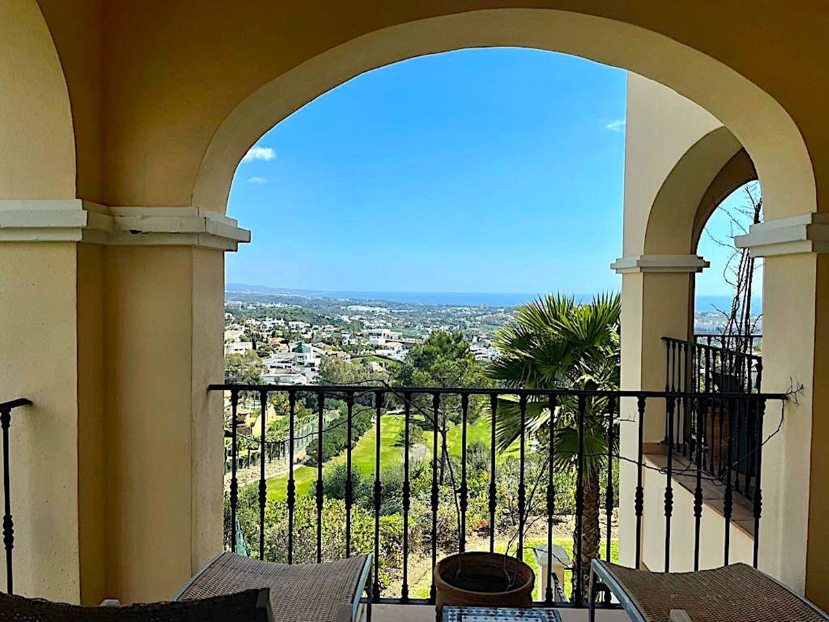 Apartment for sale in Benahavís | 3 bedrooms H4887955