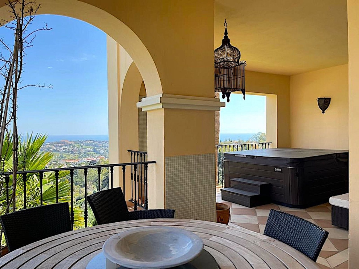 Apartment for sale in Benahavís | 3 bedrooms H4887955