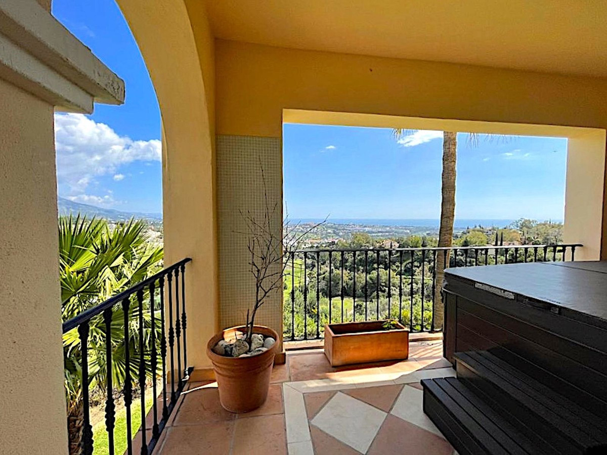 Apartment for sale in Benahavís | 3 bedrooms H4887955