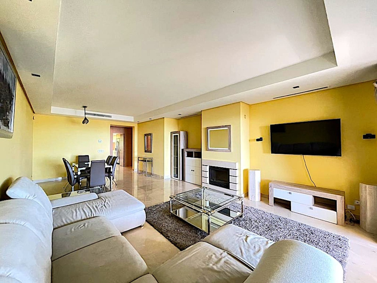 Apartment for sale in Benahavís | 3 bedrooms H4887955