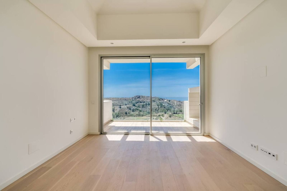 Penthouse for sale in Benahavís | 4 bedrooms H5011201