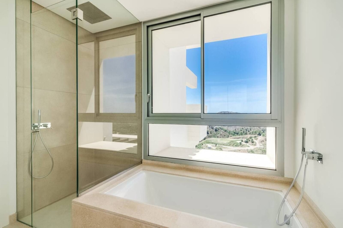 Penthouse for sale in Benahavís | 4 bedrooms H5011201
