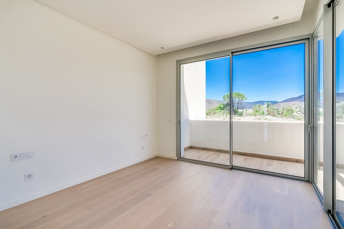 Penthouse for sale in Benahavís | 4 bedrooms H5011201