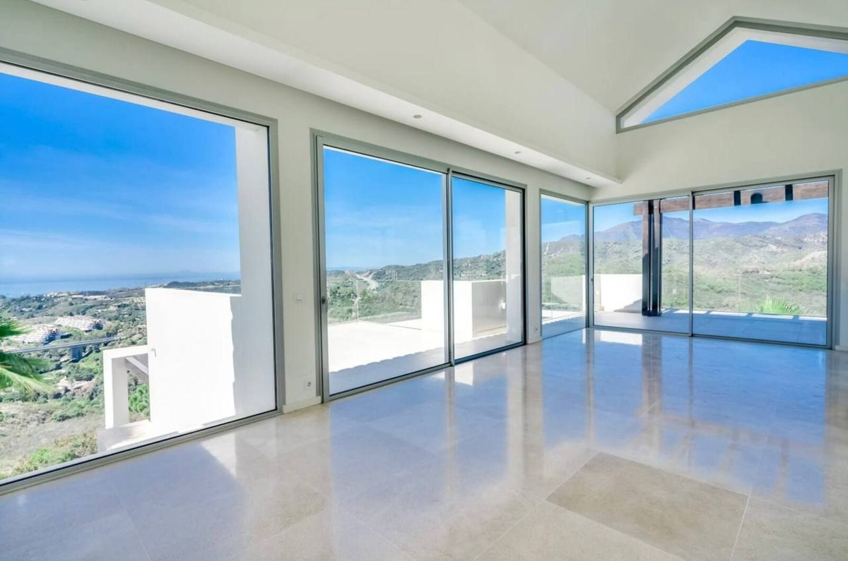 Penthouse for sale in Benahavís | 4 bedrooms H5011201