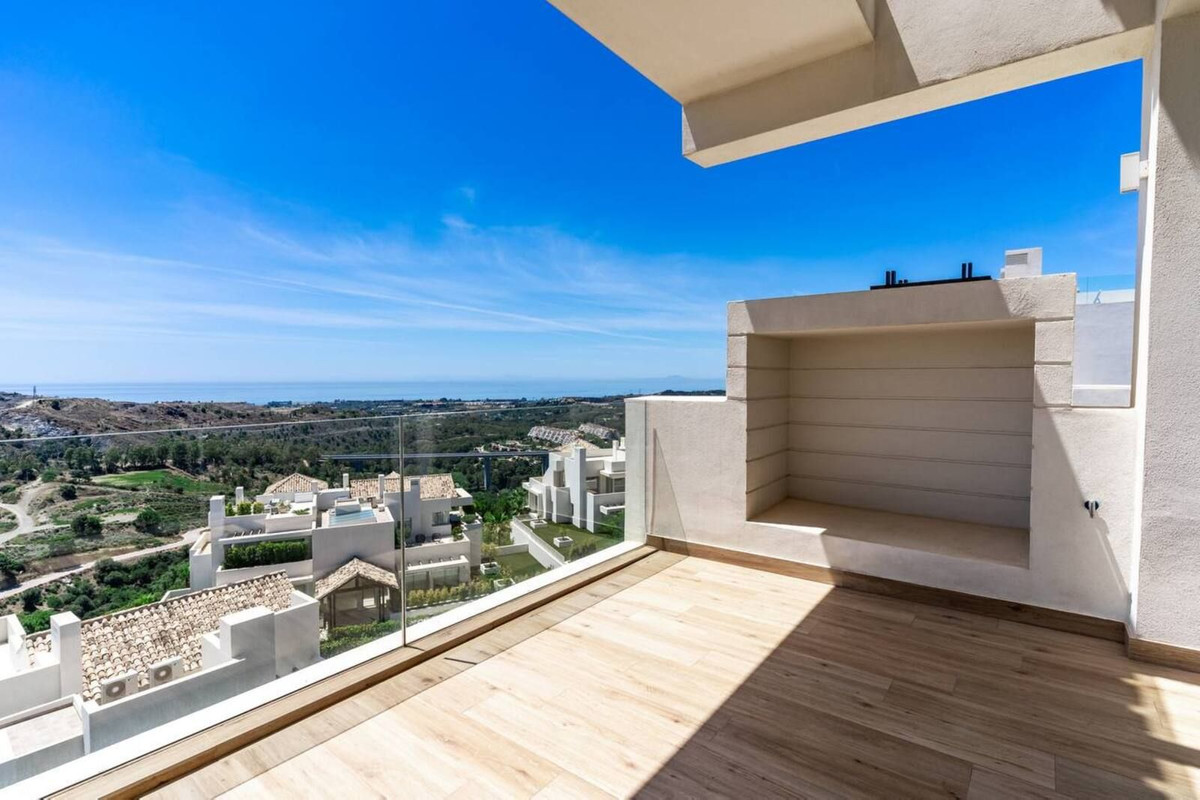Penthouse for sale in Benahavís | 4 bedrooms H5011201