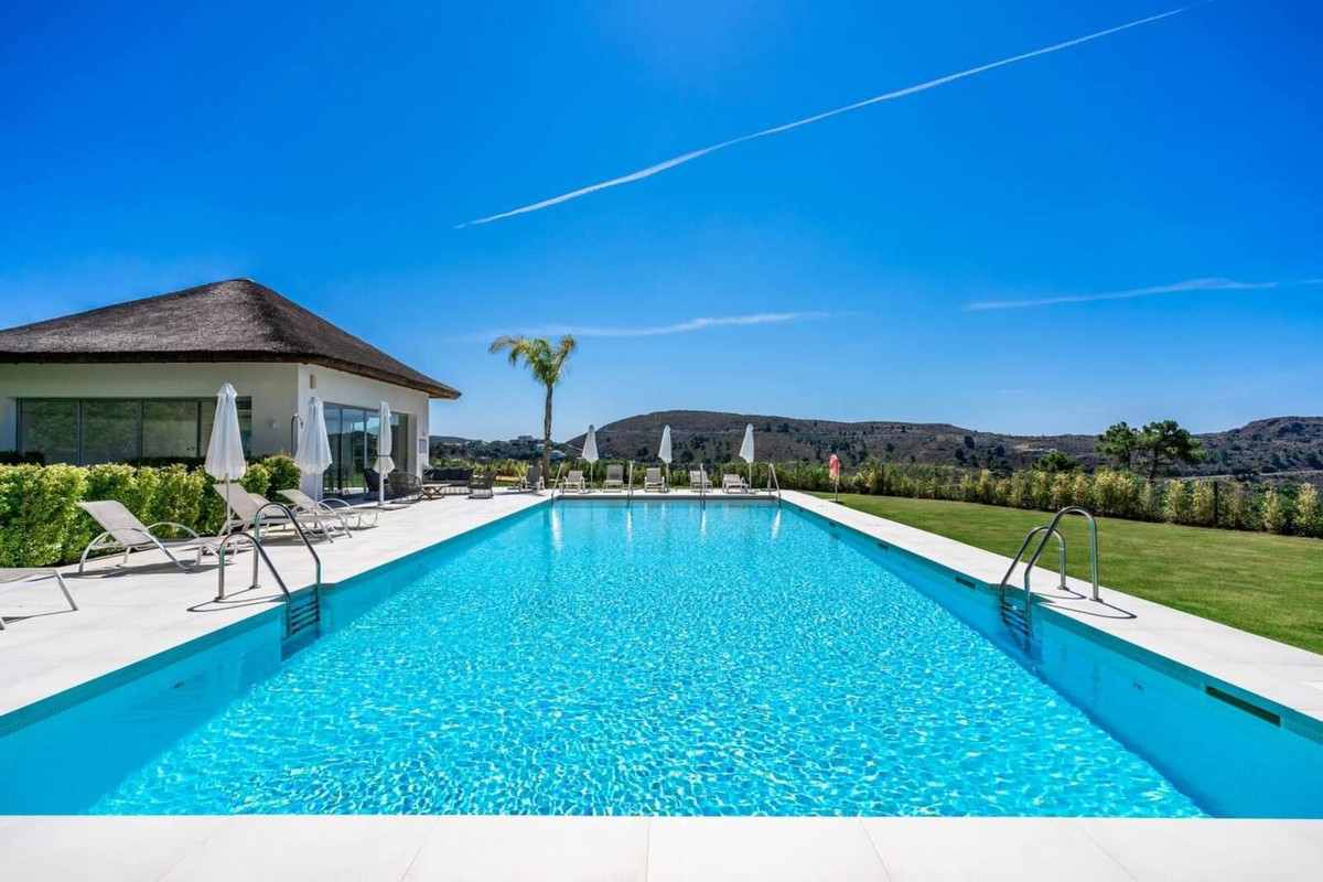 Penthouse for sale in Benahavís | 4 bedrooms H5011201