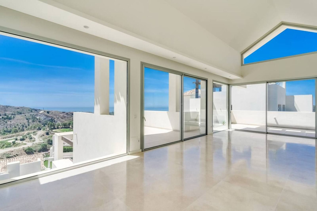 Penthouse for sale in Benahavís | 4 bedrooms H5011201