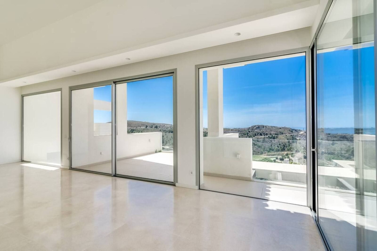Penthouse for sale in Benahavís | 4 bedrooms H5011201