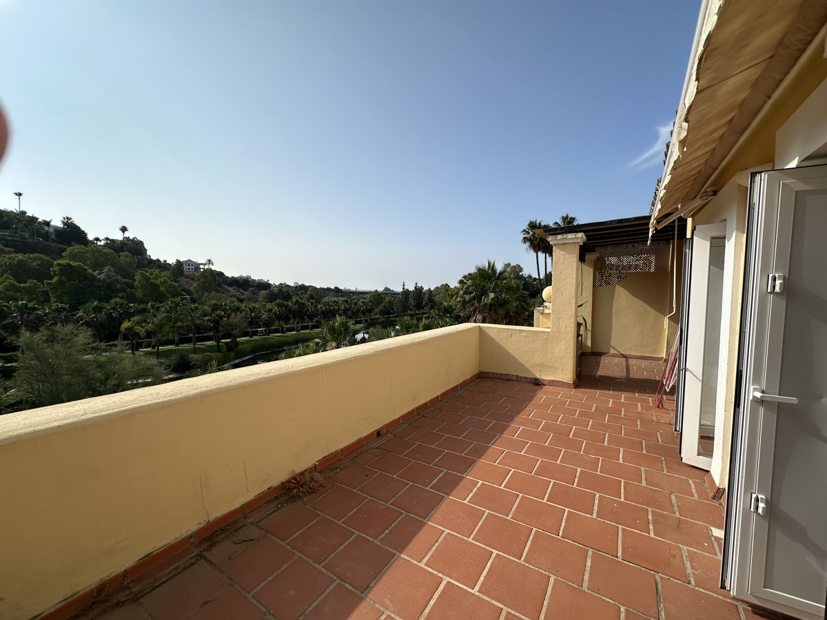Penthouse te koop in Benahavís | 2 slaapkamers H5070574