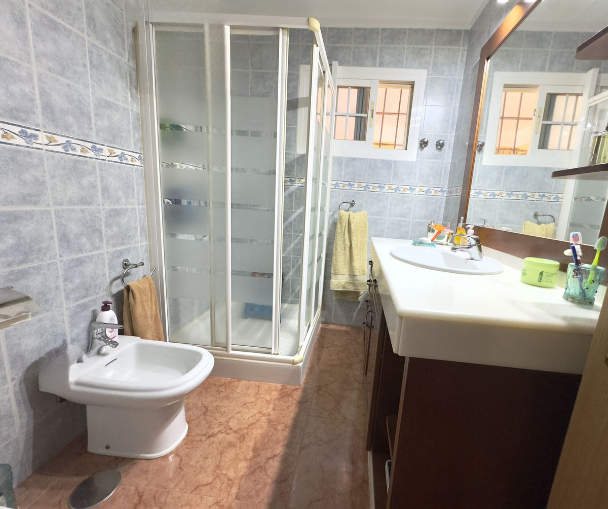 Apartment for sale in Benahavís | 2 bedrooms H5112277