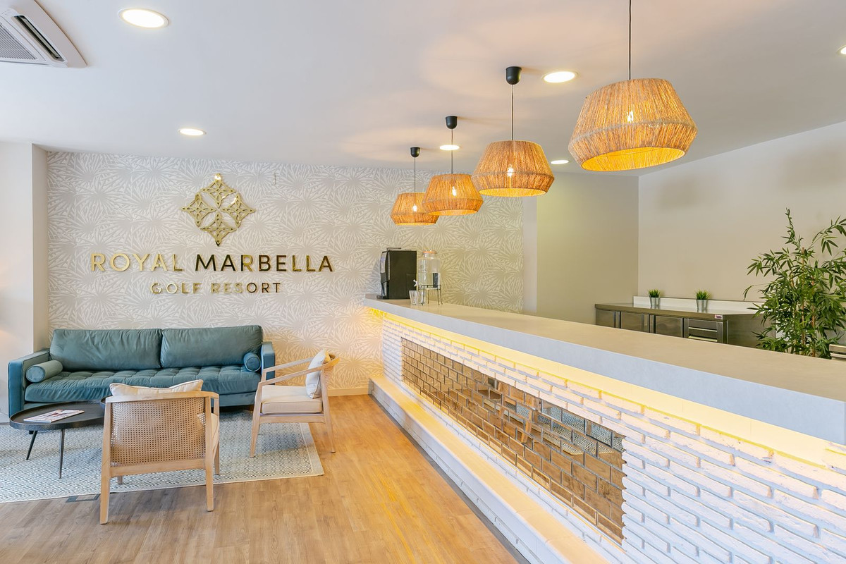 Apartment for sale in Benahavís | 2 bedrooms H5112307