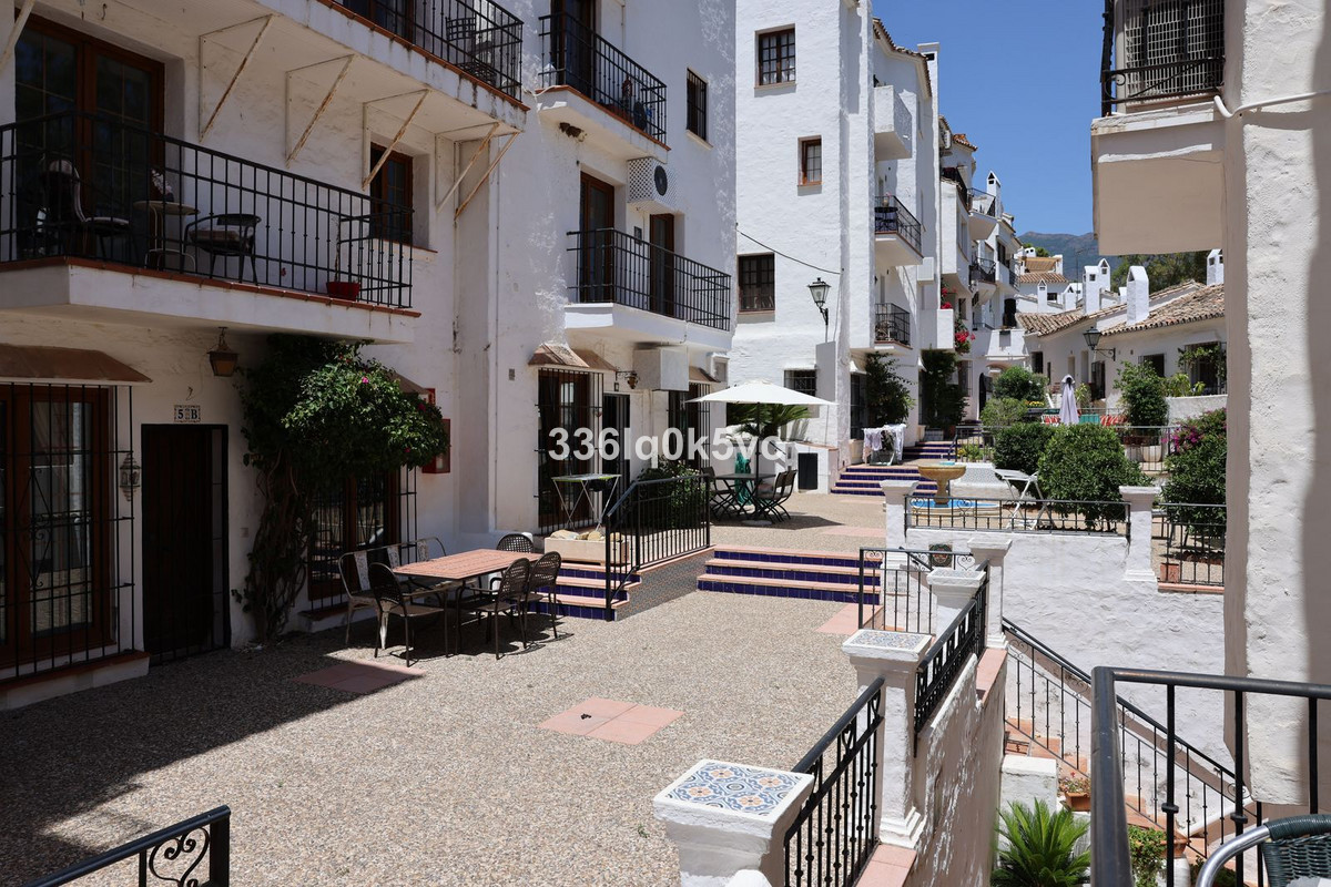 Apartment for sale in Benahavís | 1 bedrooms H5126527