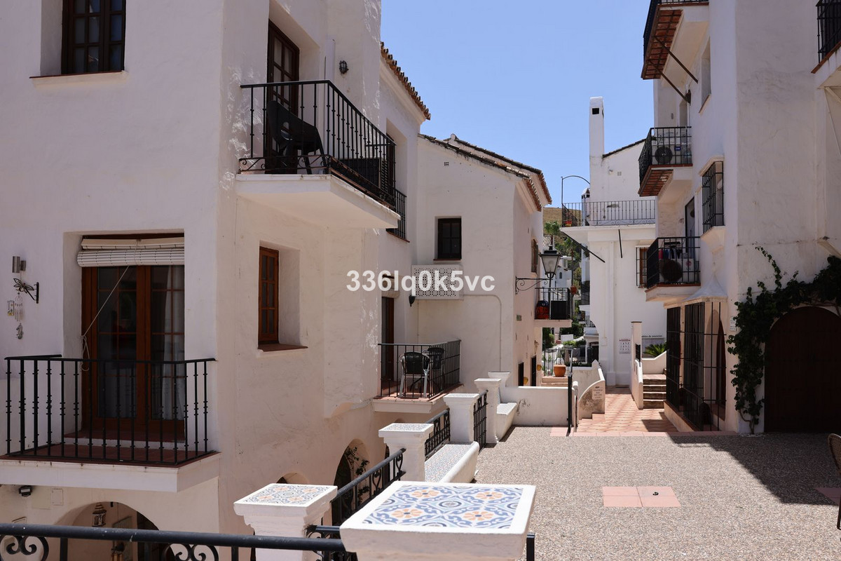 Apartment for sale in Benahavís | 1 bedrooms H5126527