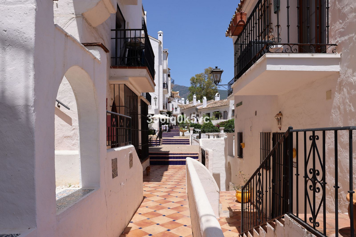 Apartment for sale in Benahavís | 1 bedrooms H5126527