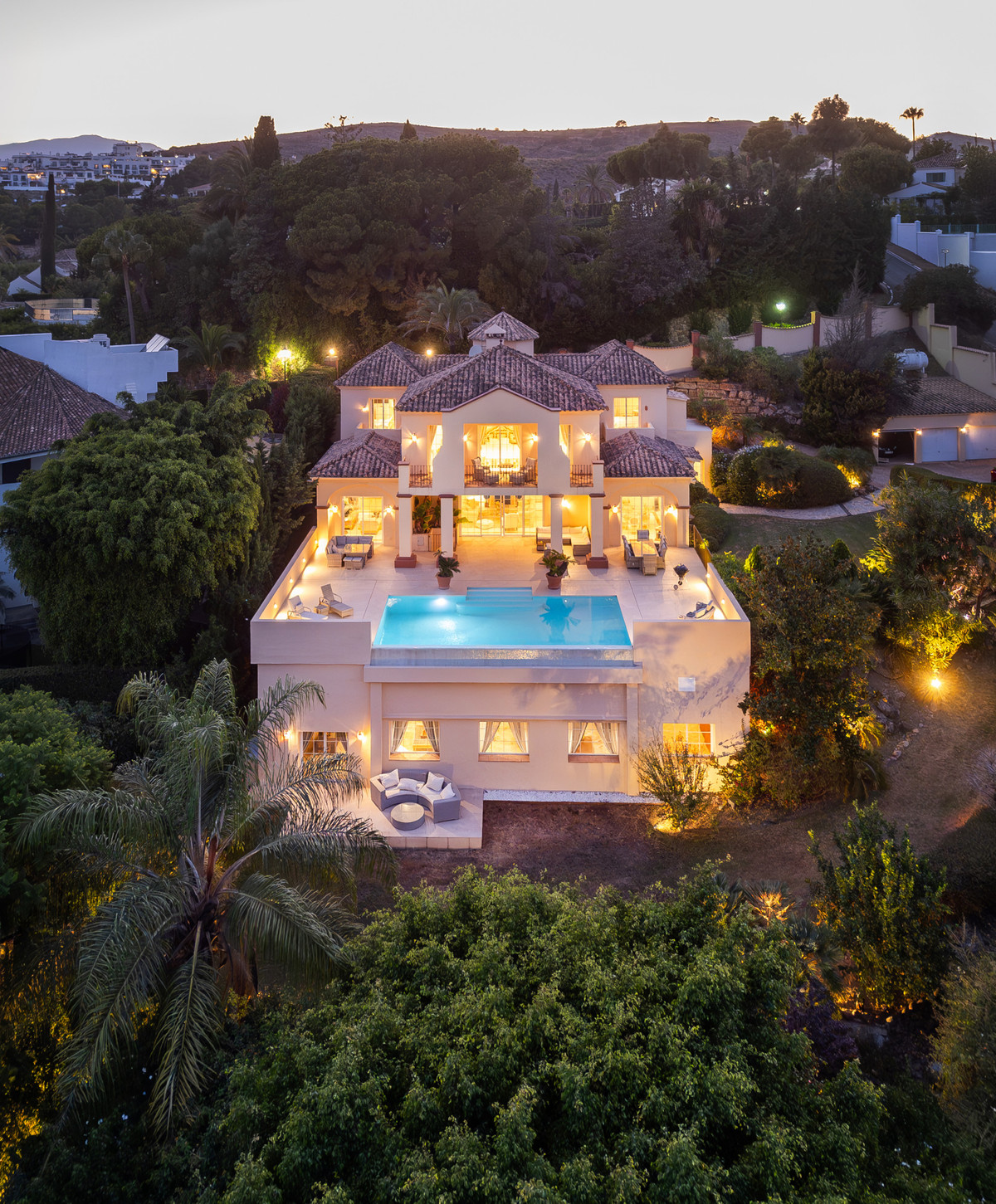 Detached Villa for sale in Benahavís | 5 bedrooms H5132662