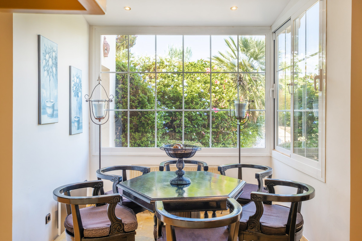 Detached Villa for sale in Benahavís | 5 bedrooms H5132662