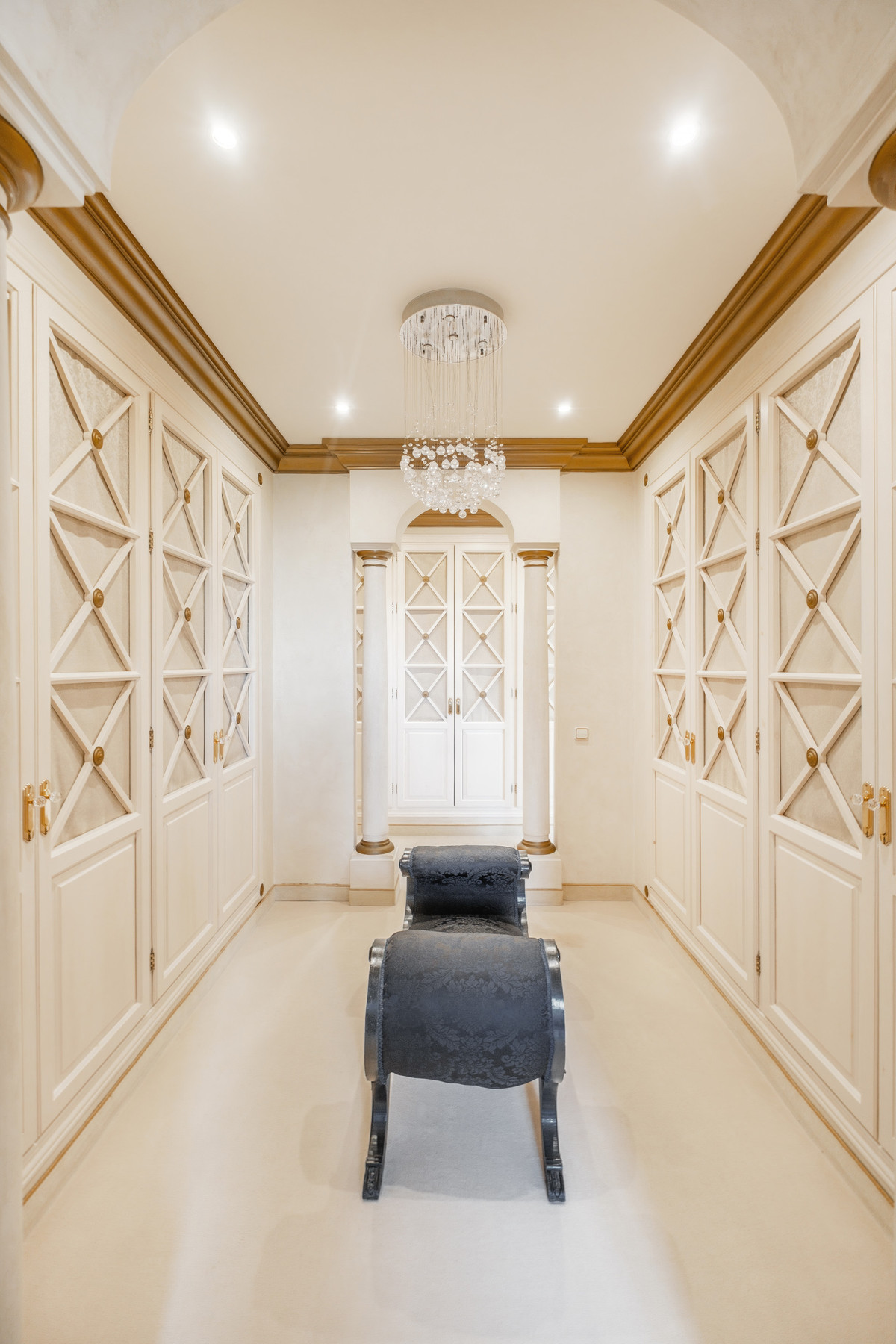 Detached Villa for sale in Benahavís | 5 bedrooms H5132662