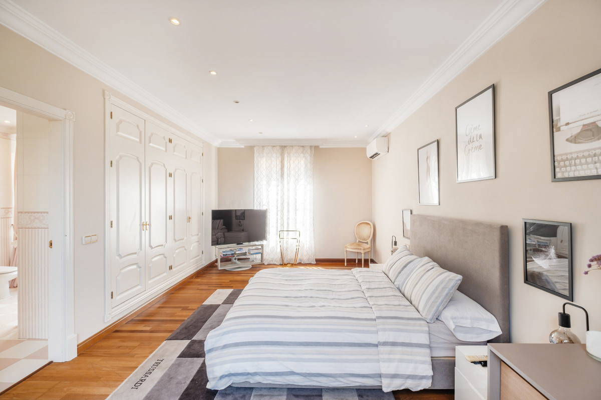 Detached Villa for sale in Benahavís | 5 bedrooms H5132662
